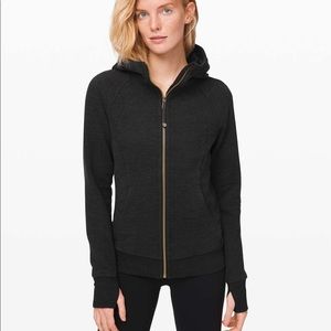 Lululemon scuba jacket heather black and gold size 6